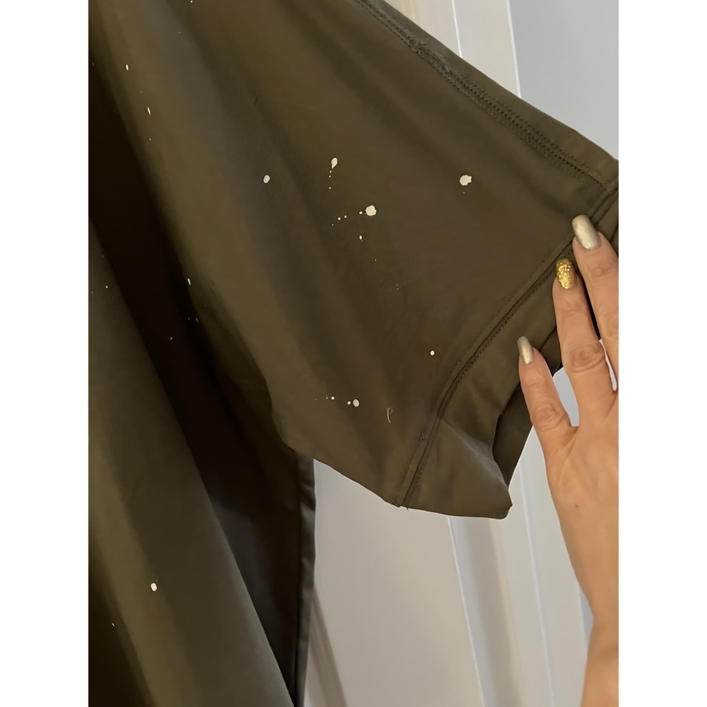 NEW! Olive Curved Hi Lo Hem Splatter Detail Half Sleeve Top! - Picture 3 of 8